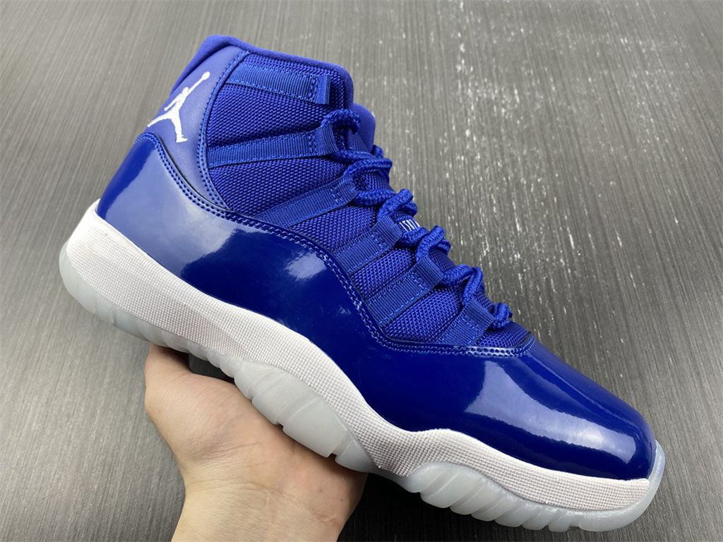 Air Jordan 11 378037-441